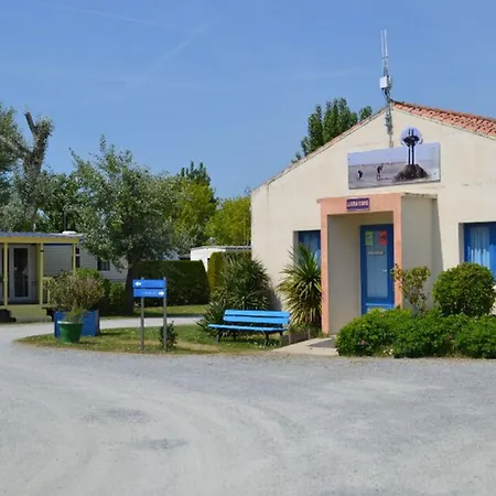 Mobil-home 4 Pers. Avec Terrasse A - Api-1-52-946 Kamp alanı Notre-Dame-de-Monts
