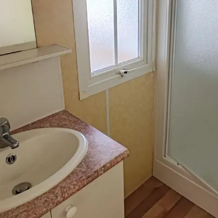 Mobil-home 4 Pers. Avec Terrasse à - Api-1-52-946 * Notre-Dame-de-Monts