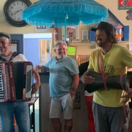 Mobil-home 4 Pers. Avec Terrasse A Notre-dame-de-monts - Api-1-52-946