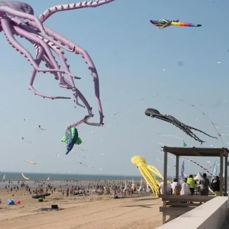 مكان تخييم Mobil-home 4 Pers. Avec Terrasse A Notre-dame-de-monts - Api-1-52-946