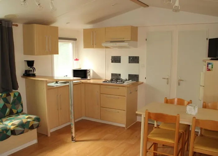 Mobil-home 4 Pers. Avec Terrasse A Notre-dame-de-monts - Api-1-52-946 Camping Notre-Dame-de-Monts