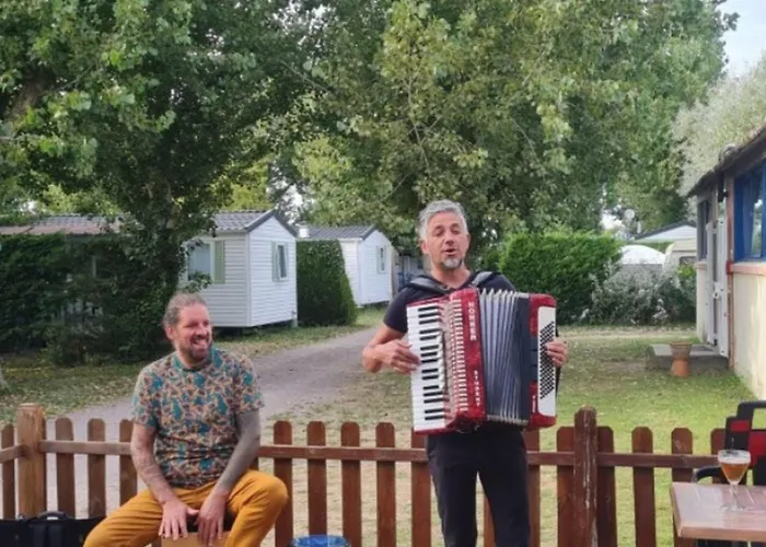 Mobil-home 4 Pers. Avec Terrasse A Notre-dame-de-monts - Api-1-52-946 캠프장 노트르담드몽