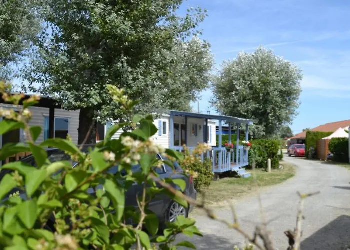 Camping Mobil-home 4 Pers. Avec Terrasse A Notre-dame-de-monts - Api-1-52-946